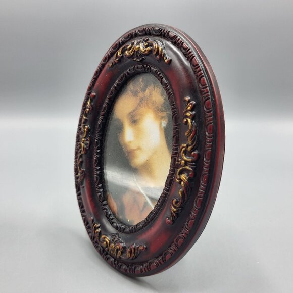 Vtg Oval Ornate Red & Gold Picture Frame Victorian Woman Portrait Resin Taiwan - Picture 3 of 7